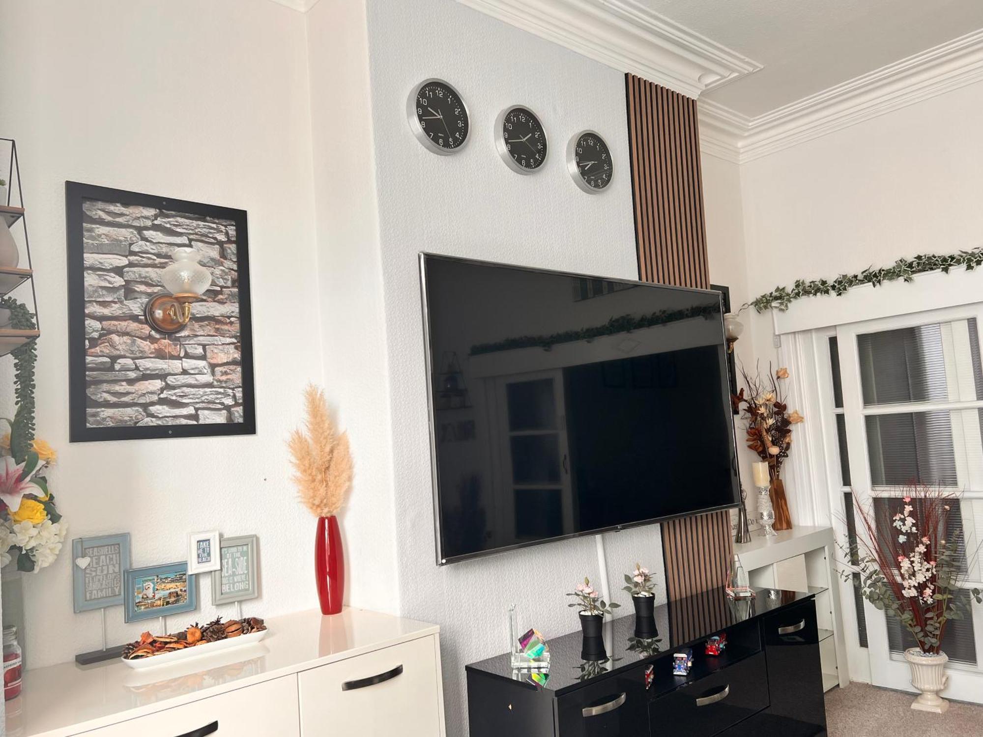 Victoria House - Self Catering Quiet Guesthouse - Adult Singles And Couples Only Blackpool Bagian luar foto